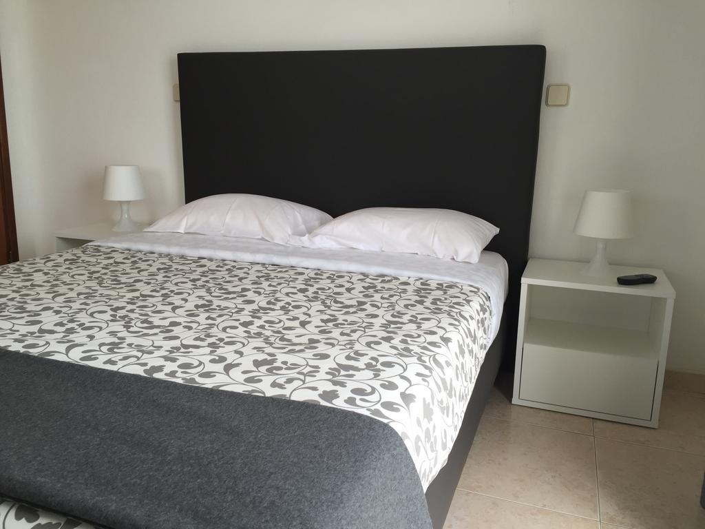 Maison d'hôtes Granada Holidays à São Martinho do Porto Extérieur photo